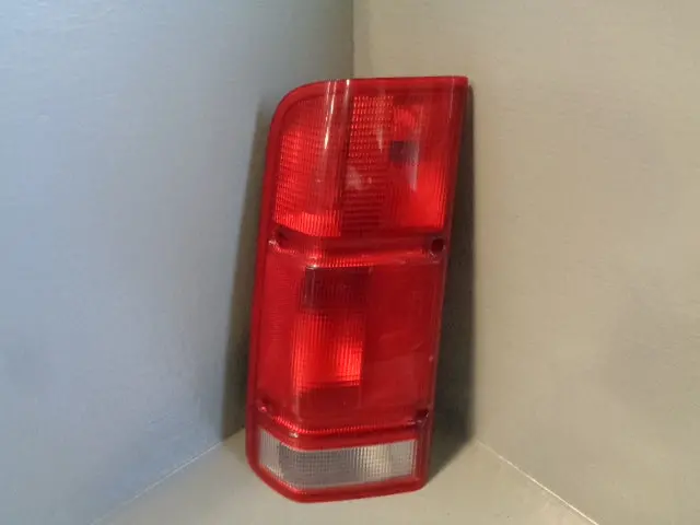 Discovery 2 Rear Light Near Side Upper Xfb000170 1998 To 2002 Land Rover 1
