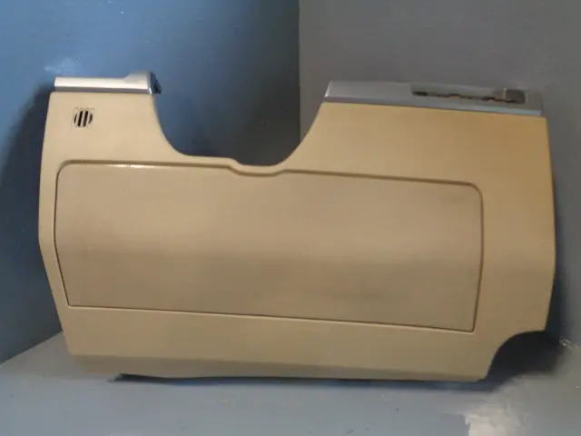 Freelander 2 Knee Airbag Lower Dash Panel Beige Silver Land Rover 2006 To 2011 1