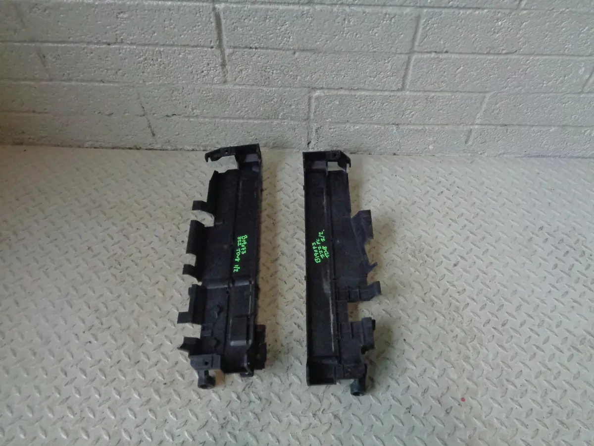 Range Rover Radiator Mounts Pair L322 3.6 Tdv8 Pcn50060 Pcn50070 2006 To 2009 1