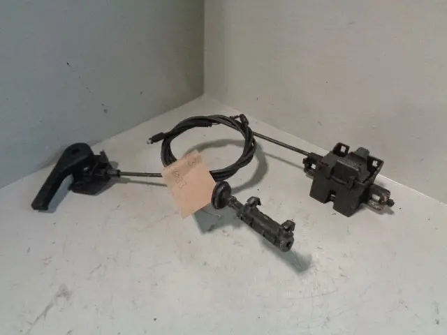 Discovery 3 Bonnet Release Cable Catches And Lever Land Rover 2004 To 2009 1