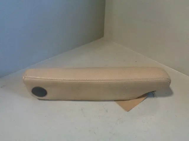 Discovery 3 Armrest Near Side Passenger Alpaca Land Rover 2004 To 2009 K05053 1