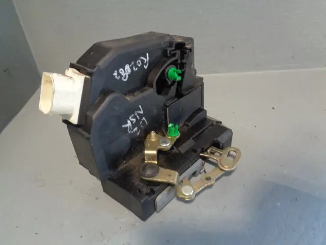 Discovery 2 Door Lock Actuator Solenoid Motor Near Side Rear Land Rover 1