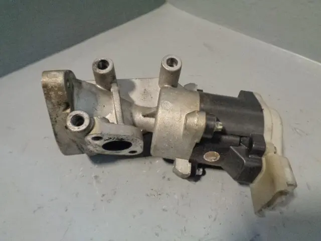 Discovery 3 Egr Valve 2.7 Tdv6 Off Side Land Rover 2004 To 2009 1