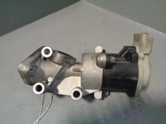 Discovery 3 Egr Valve 2.7 Tdv6 Near Side Land Rover 2004 To 2009 1