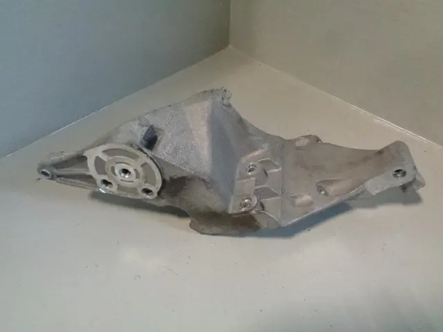 Range Rover L405 Alternator Bracket Mount 3.0 Sdv6 Cpla-10239-Ac 2013 To 2017 1