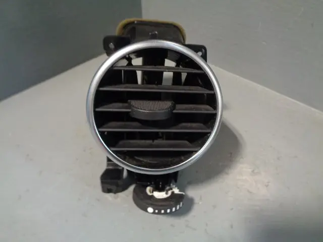 Discovery 4 Heater Air Vent Near Side Outer Ah22-01454-D Land Rover 2009 To 2014 1