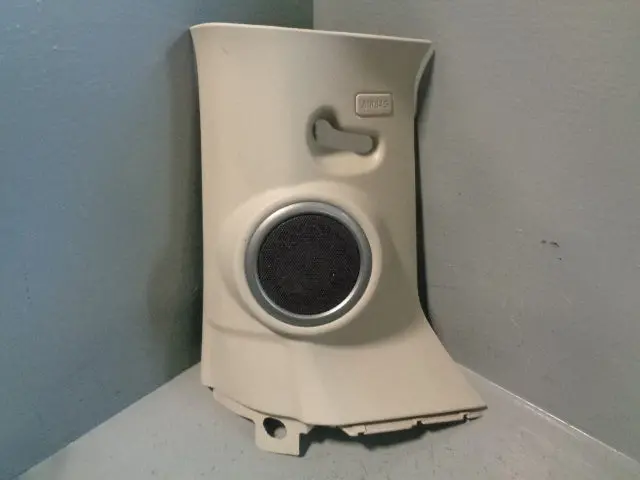 Discovery 3 D Pillar Trim Speaker Xqm000400 Near Side Land Rover 2004 To 2009 1