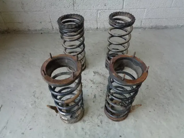 Discovery 2 Coil Springs Full Set Of Suspension Td5 And V8 Land Rover 1998 To 2004 1