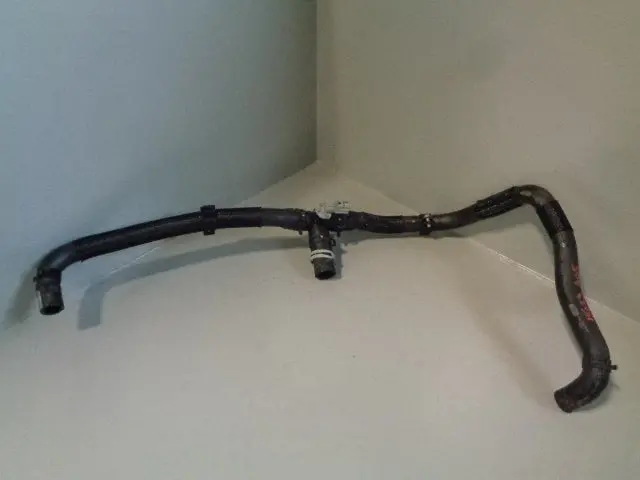 Range Rover L405 Coolant Radiator Pipe 3.0 Sdv6 Fw93-9Y438-Ab 2013 To 2017 1