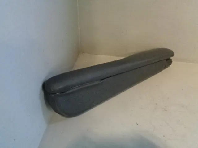 Range Rover L322 Armrest In Black Near Side Front 2006 To 2009 B20063 2