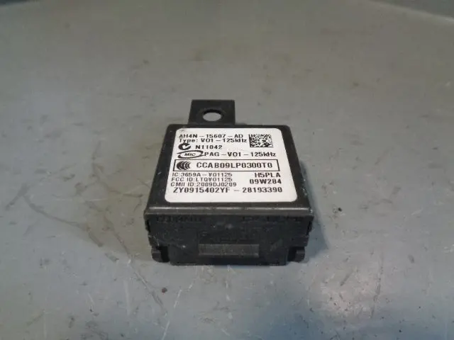 Discovery 4 Keyless Entry Antenna Module Ah4n-15607-Ad Land Rover 2009 To 2013 1