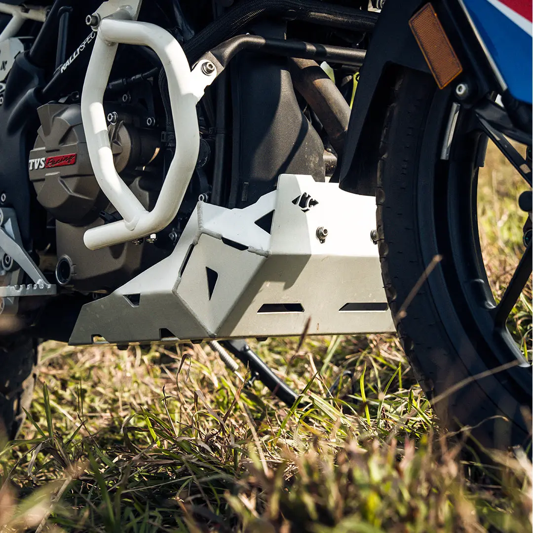 Legundary Tvs Apache Rtx 300 Vambrace Bashplate Silver 1