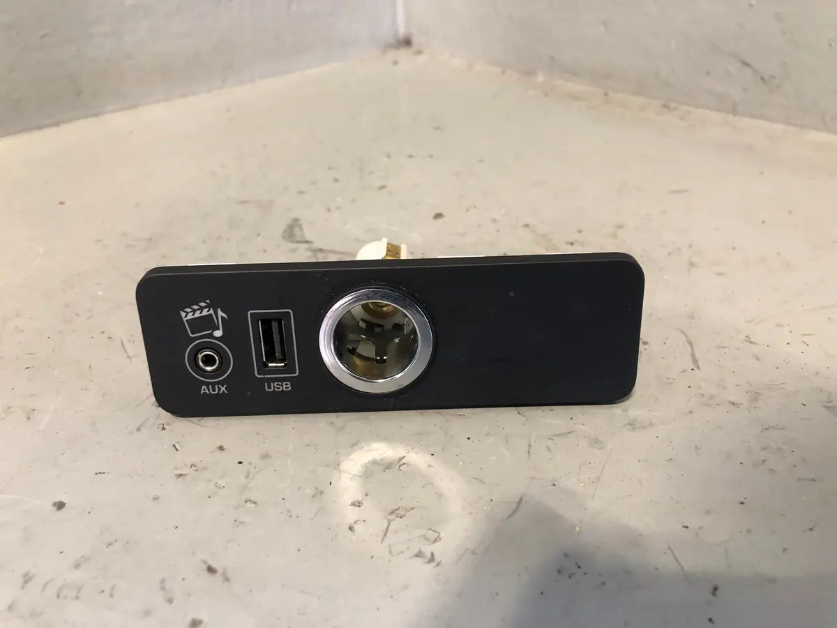 Range Rover L405 Aux Usb 12V Ports Connection Unit Cpla-19C166-Cb 2013 To 2017 1