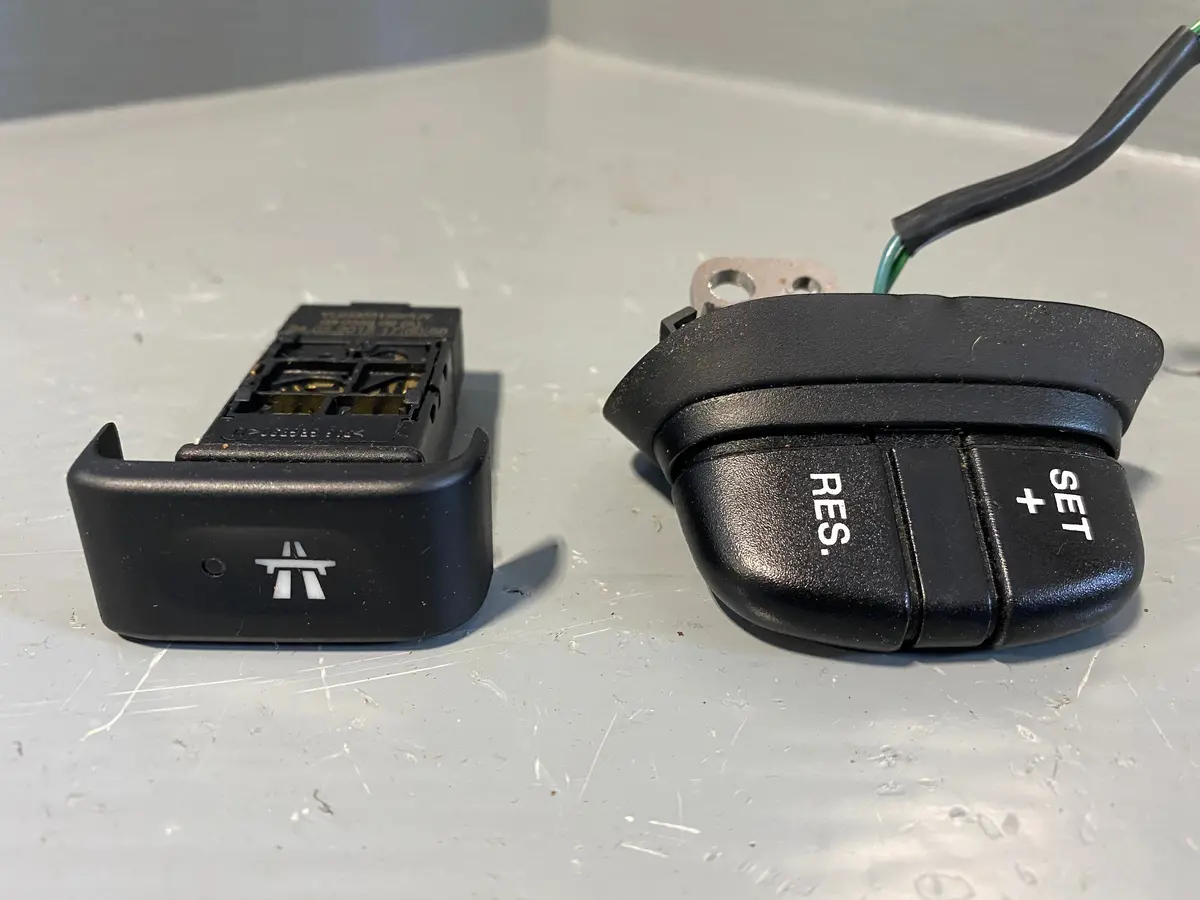 Discovery 2 Cruise Control Switches Steering Wheel And Dash 1998 To 2004 Land Rover 1