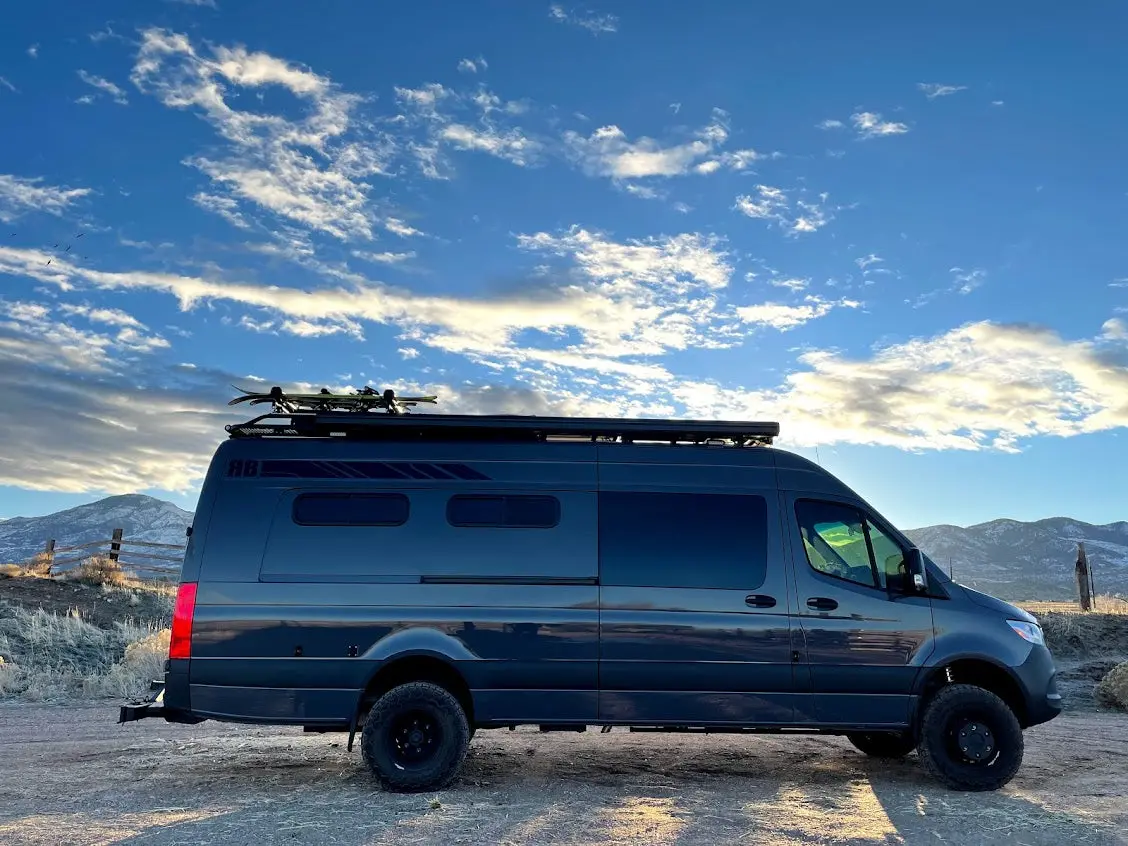 Demo 31 - 170Ex Rb Adventure Van 3500 4X4 1