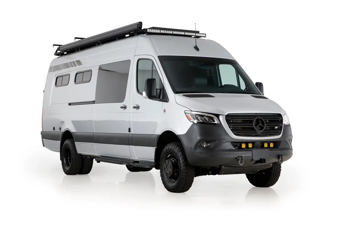 Rb Touring Van Sn - 170 Ext 3500 4X4 1