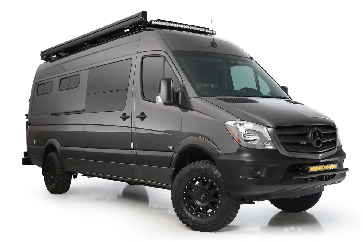 Rb Touring Van Rd - 170 2500 4X4 1