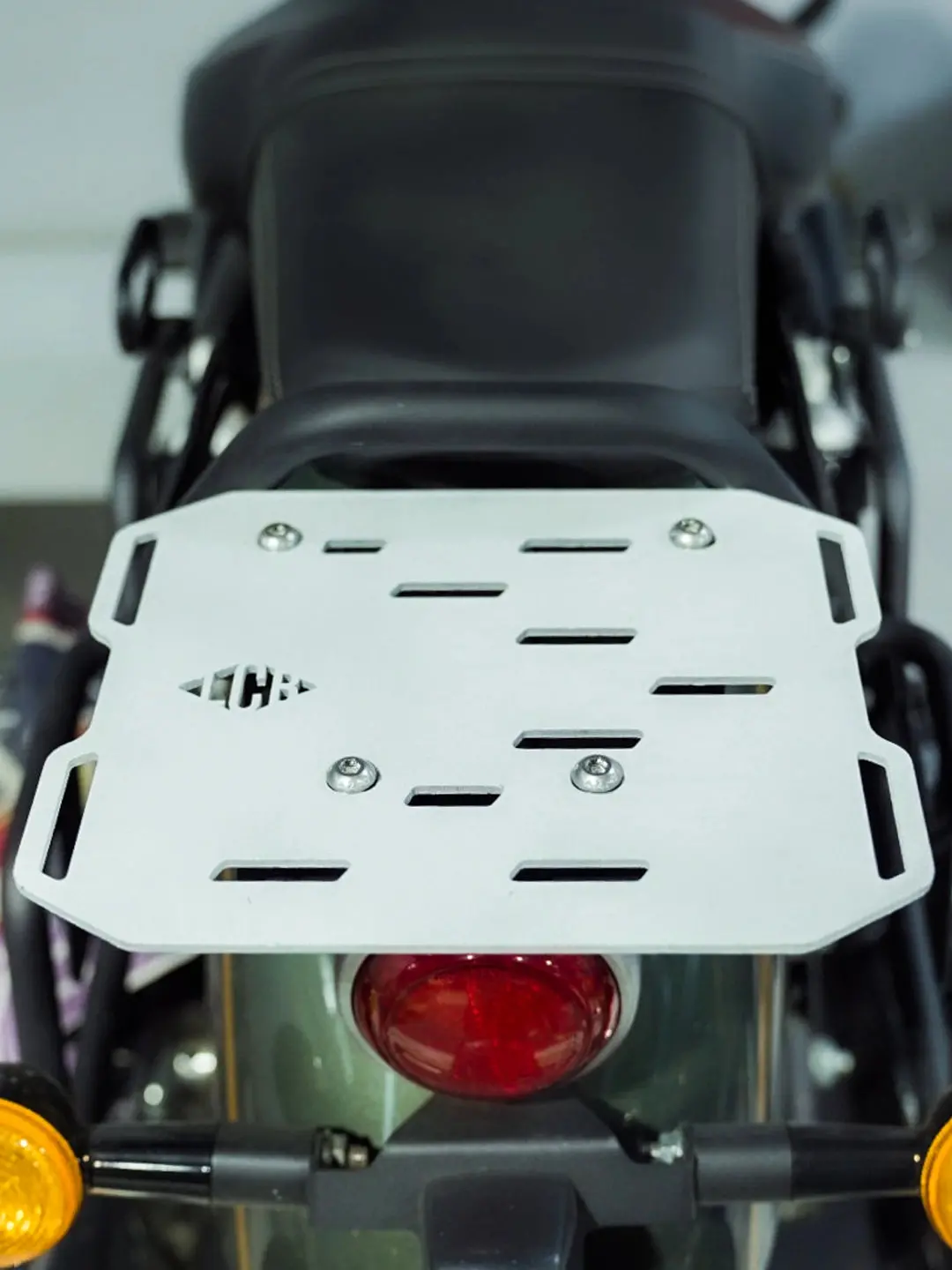 Legundary Super Meteor 650 Taurus Carrier Plate 1
