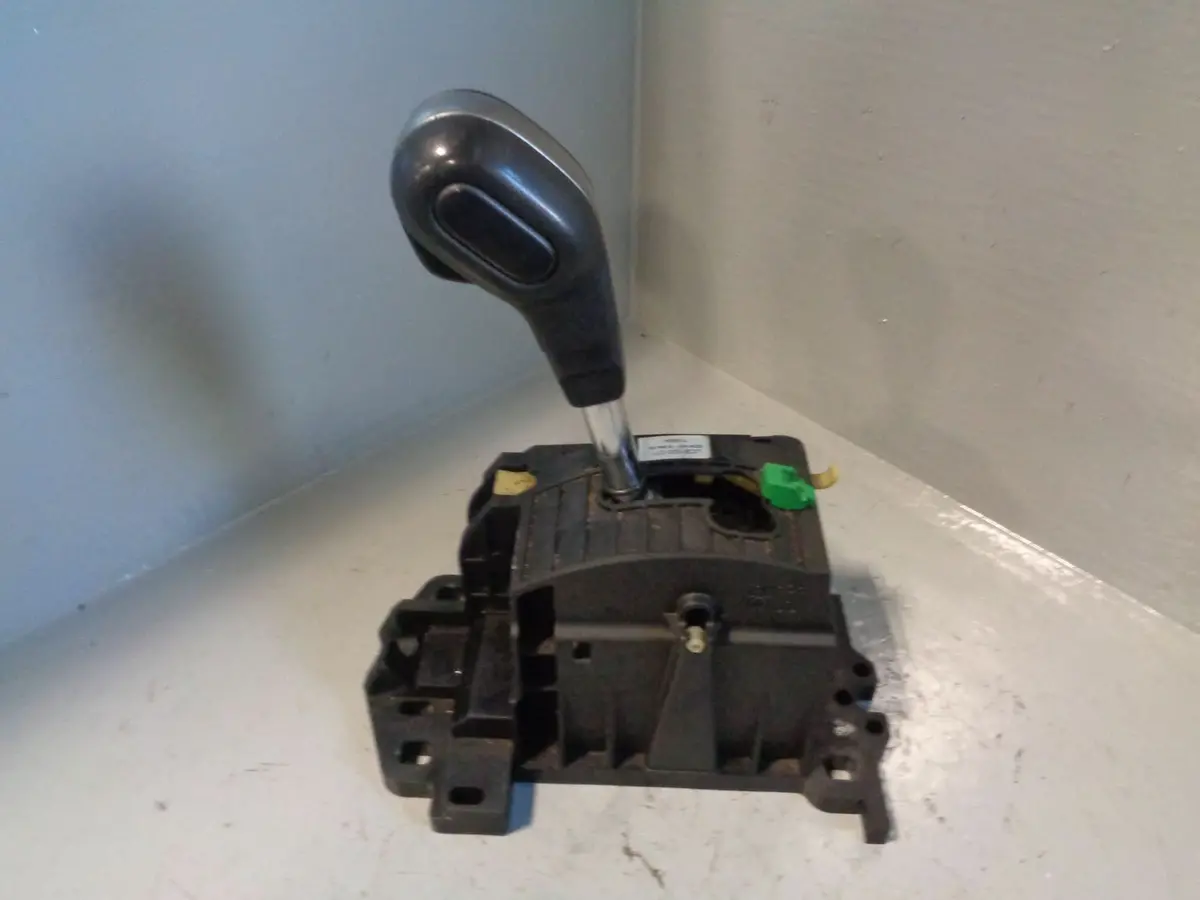Discovery 3 Automatic Gear Selector Gearstick Land Rover Ucb500071 No Cable 1