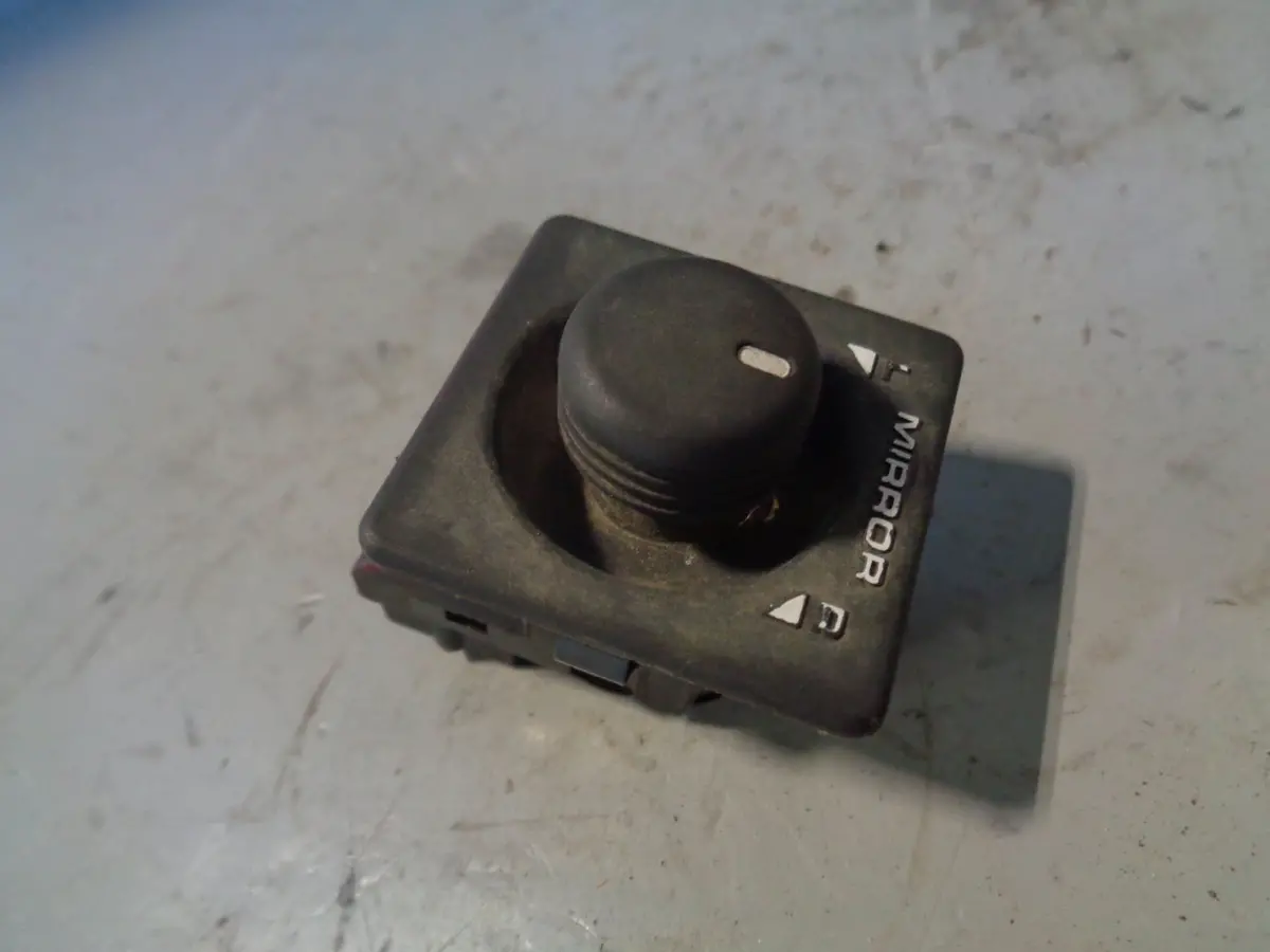 Freelander 1 Electric Mirror Adjust Switch Amr2498 Land Rover 1998 To 2006 1
