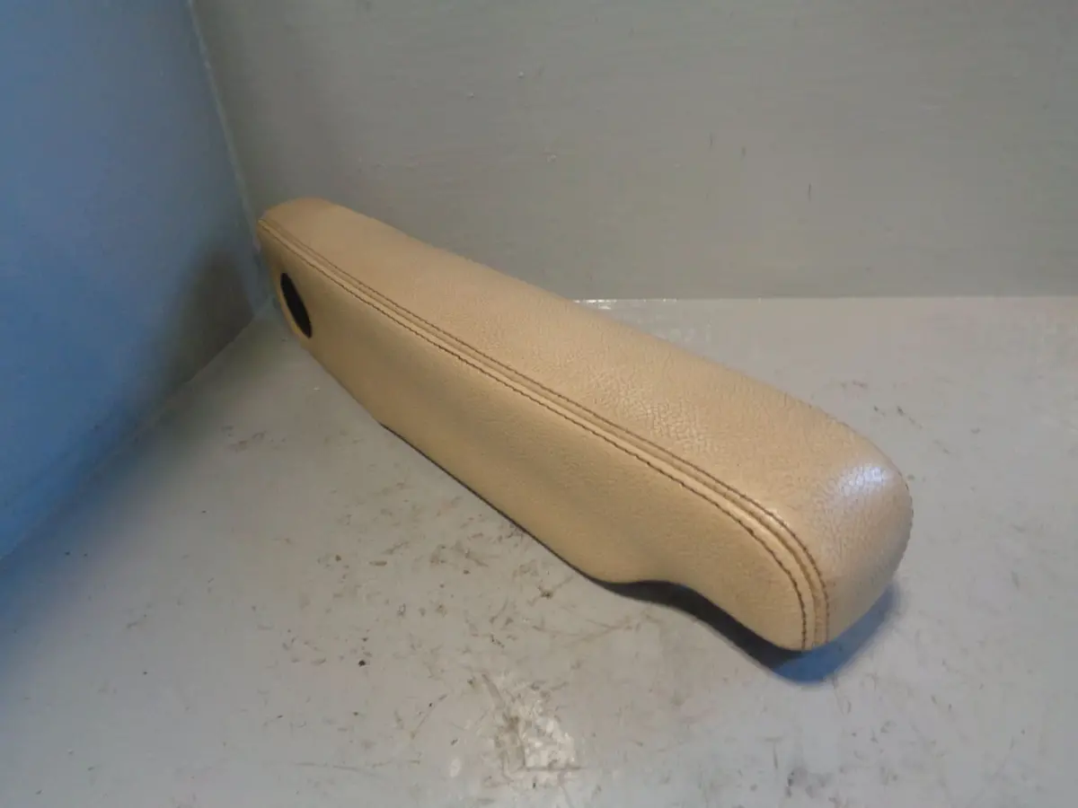 Discovery 3 Armrest Near Side Passenger Alpaca Land Rover 2004 To 2009 L22114 1
