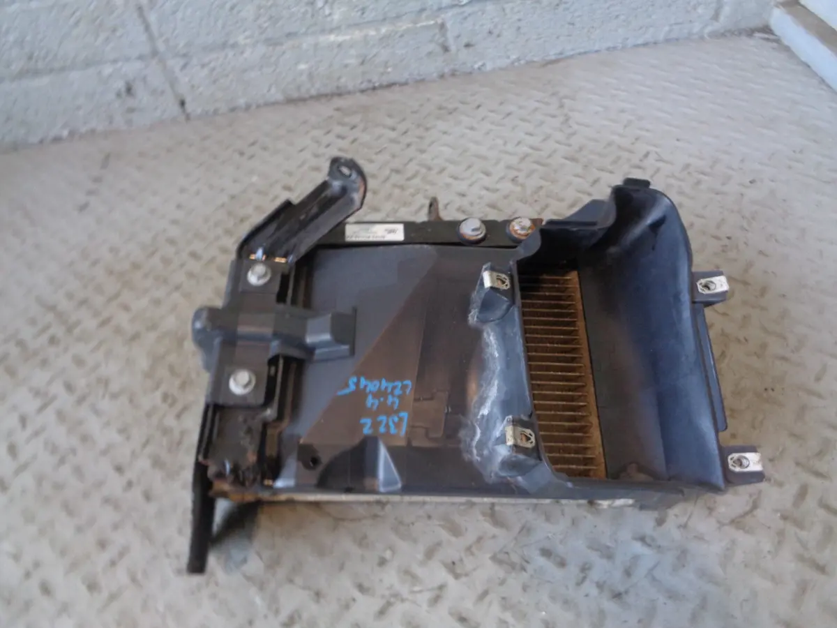 Range Rover Auxiliary Radiator Pcc500590 L322 Tdv8 Or V8 With Housing 1