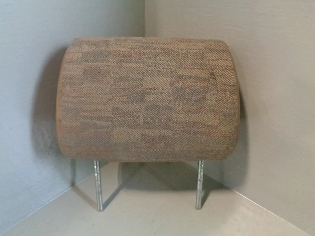 Discovery 2 Rear Headrest Cloth In Beige Left Or Right Land Rover 1998 To 2004 1