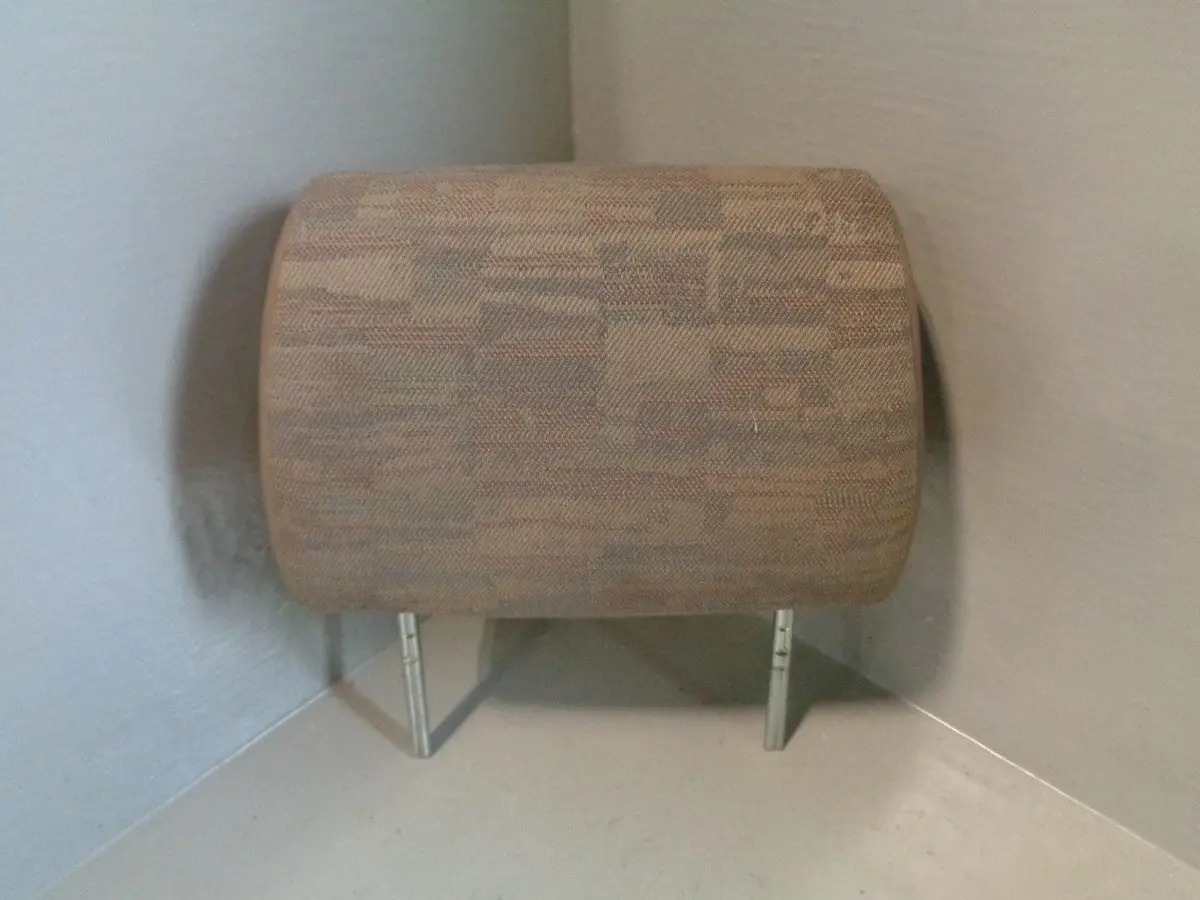 Discovery 2 Headrest Off Side Front Cloth In Beige Land Rover 1998 To 2004 1