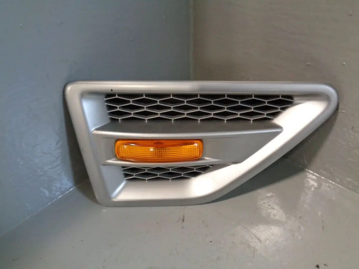 Freelander 2 Wing Vent Indictor Side Repeater Off Side Right Land Rover 1