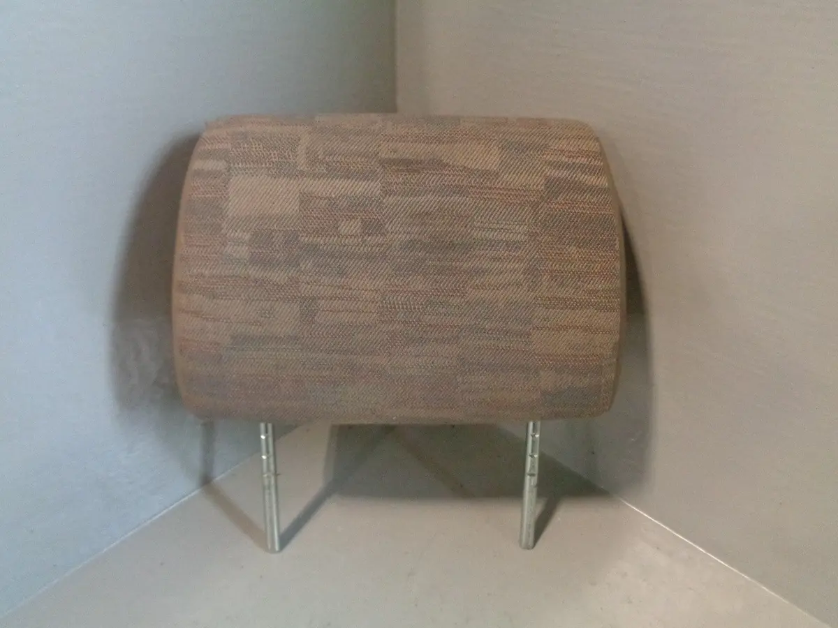 Discovery 2 Headrest Near Side Front Cloth In Beige Land Rover 1998 To 2004 1