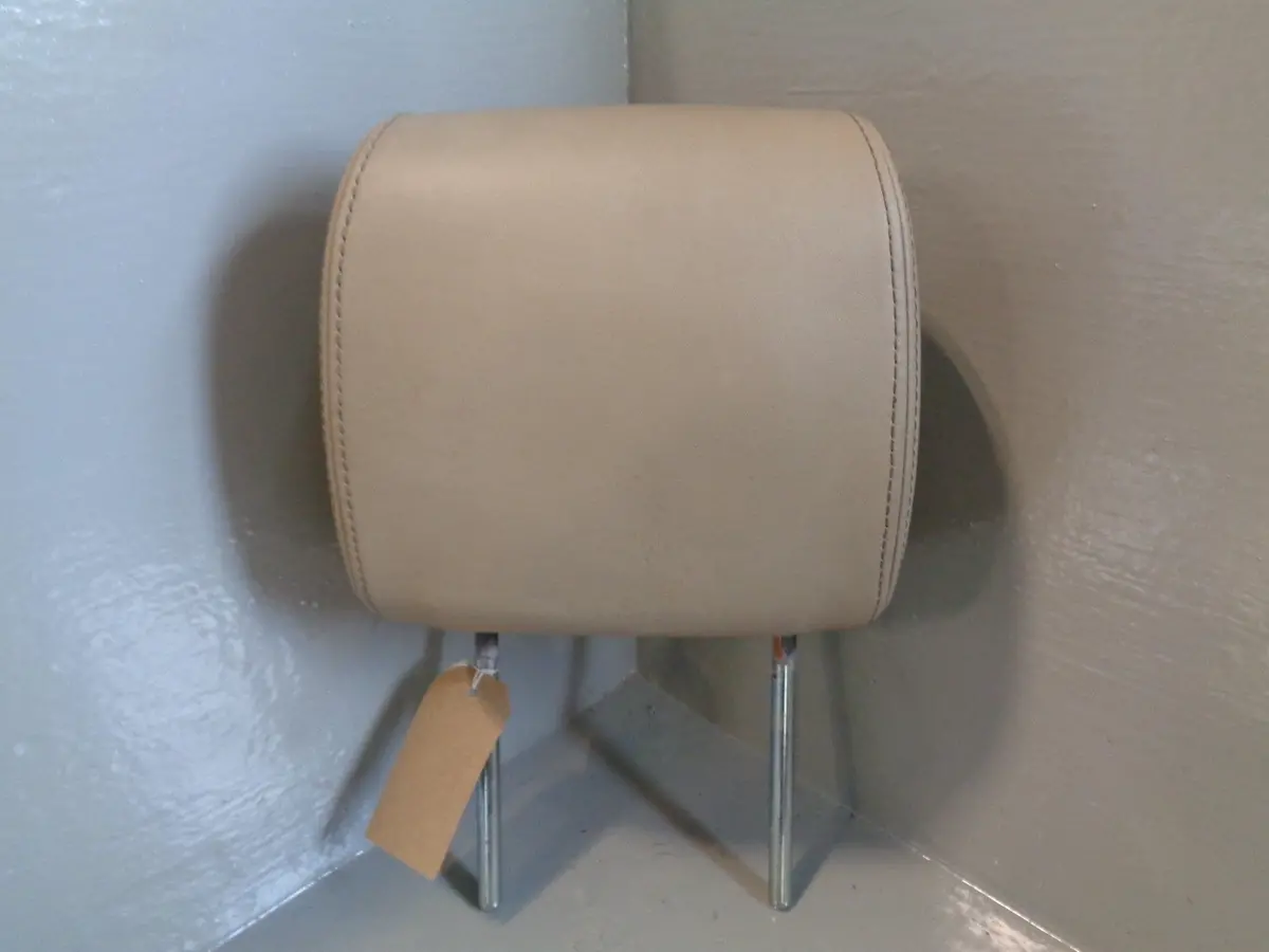 Discovery 4 Front Headrest Leather In Alpaca Left Or Right Land Rover 1