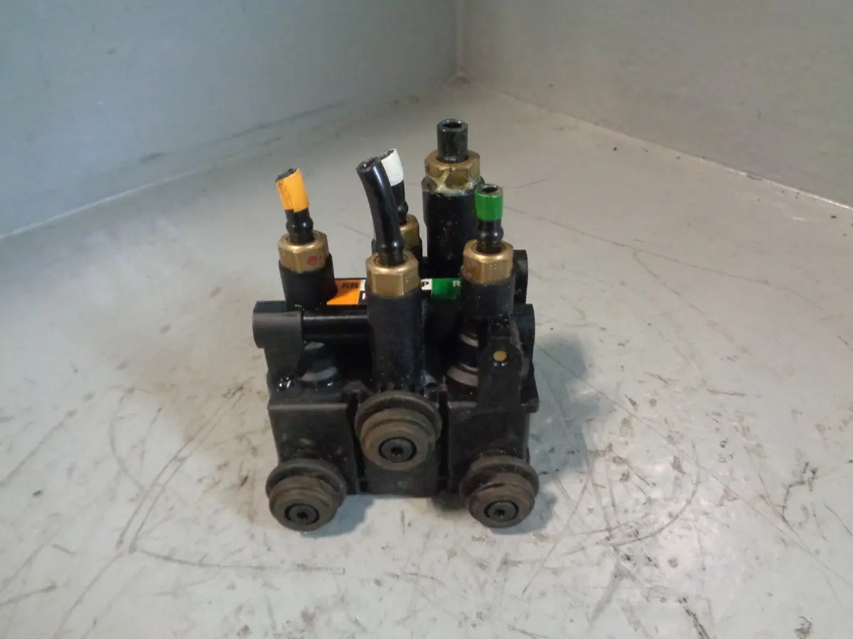 Range Rover L405 Air Suspension Rear Crossover Valve Cpla-5B710-Bb 2013 To 2017 1
