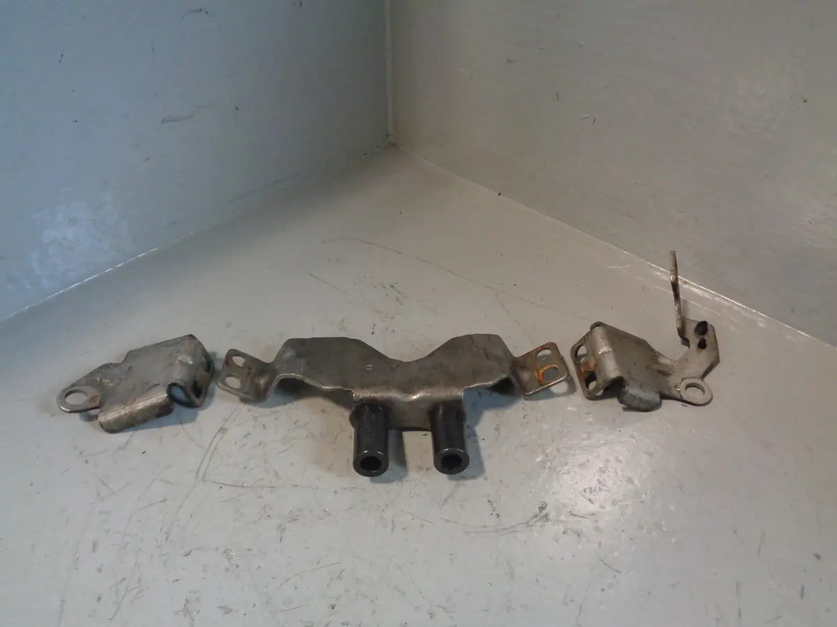 Range Rover L405 Exhaust Crossover Link Pipe Bracket 3.0 Tdv6 2013 To 2017 1