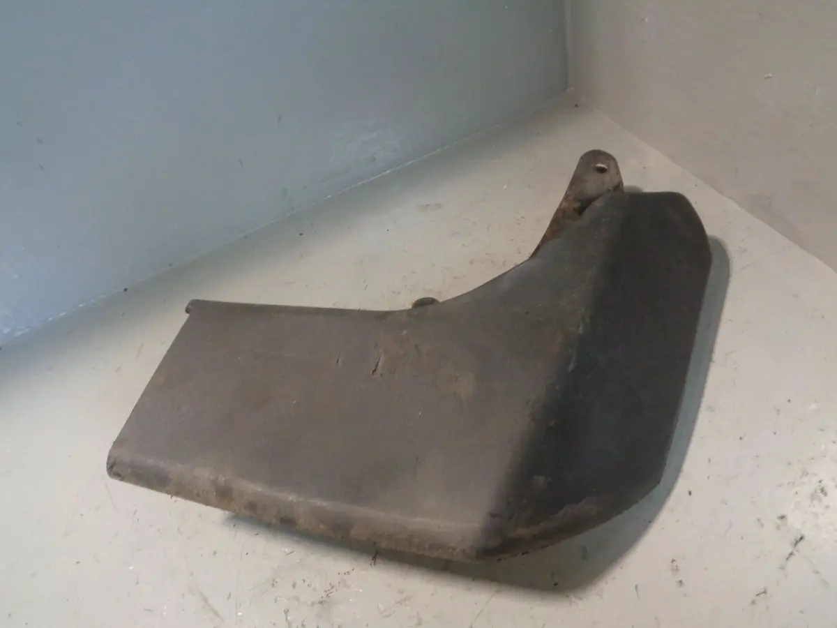 Discovery 3 Mud Flap Guard Off Side Front Land Rover 2004 To 2009 K18034 1