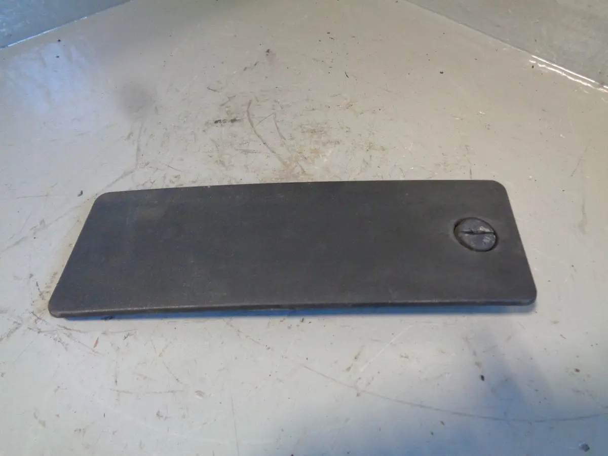 Discovery 2 Tow Eye Cover For Front Bumper Land Rover Pre-Facelift 1998 To 2002 1