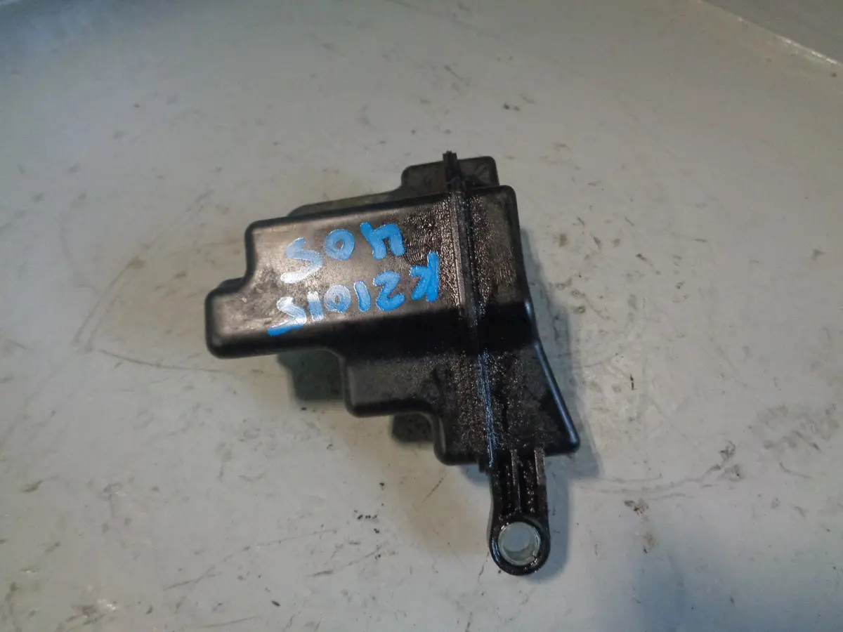 Range Rover L405 Vacuum Valve Reservoir Tank 3.0 Tdv6 9X2q-9Y498-Ab 2013 To 2017 1