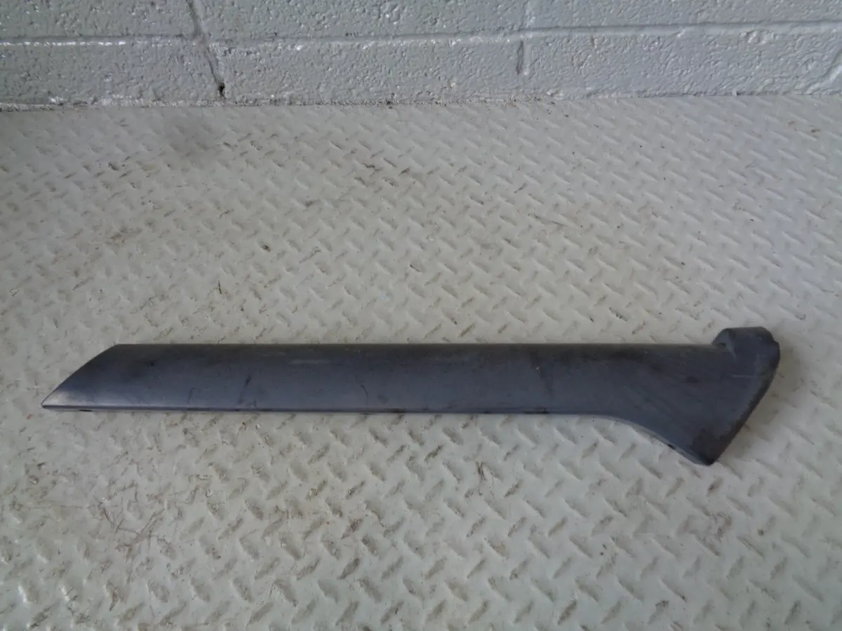 Discovery 2 A Pillar Trim Off Side Front External Cover Land Rover R18044 1