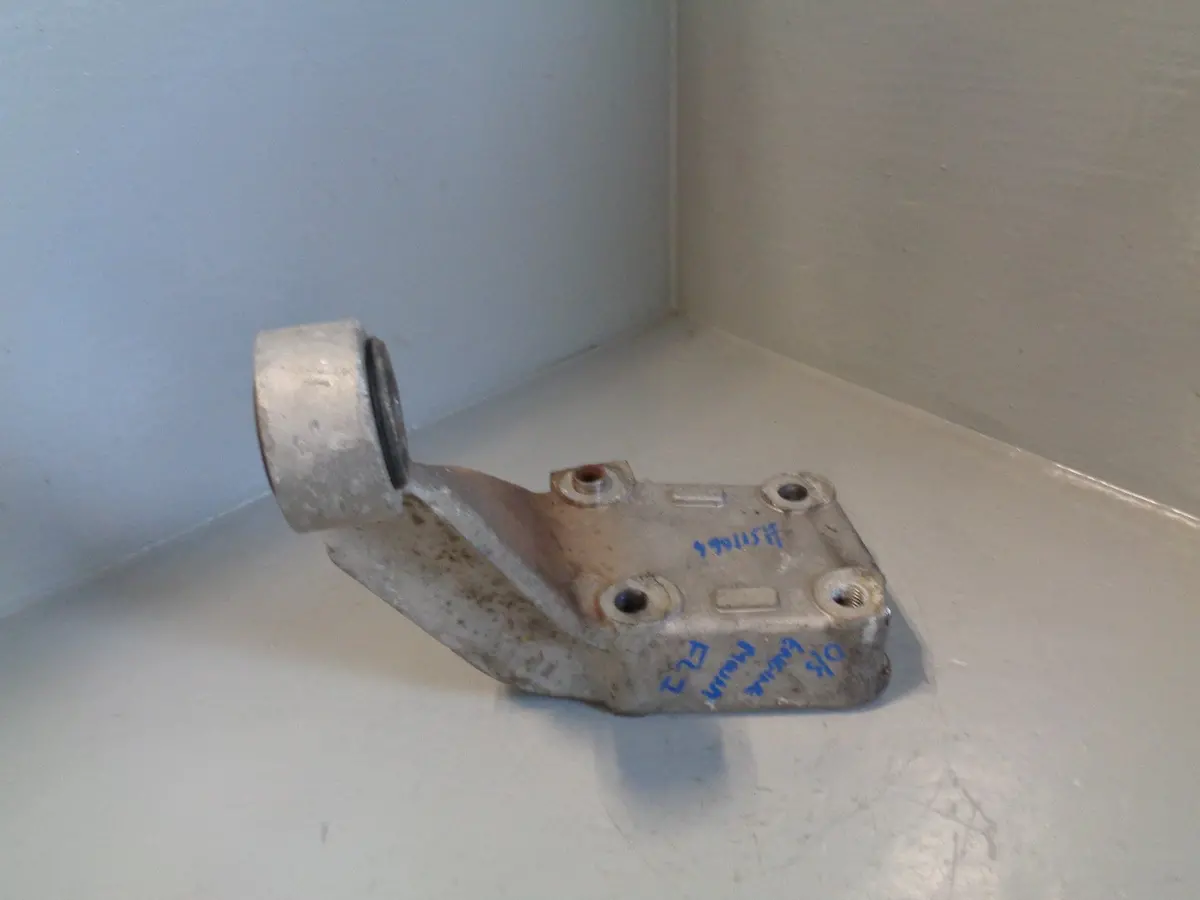 Freelander 1 Engine Mounting Bracket Off Side 2.0 Td4 Manual 2001 To 2006 1