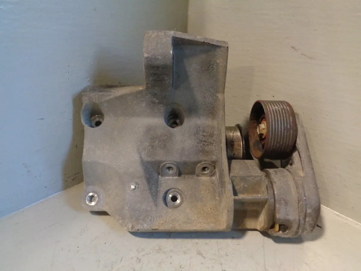 Range Rover L322 Alternator Bracket Mount 4.2 V8 Supercharged Ylu500320 1