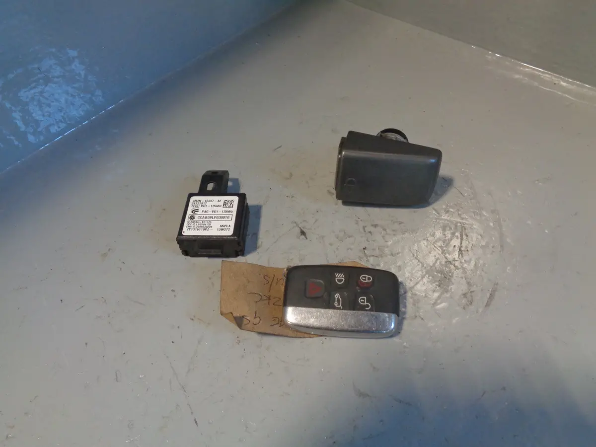 Discovery 4 Key Remote And Blade With Door Lock Land Rover 2009 To 2014 L22015 1