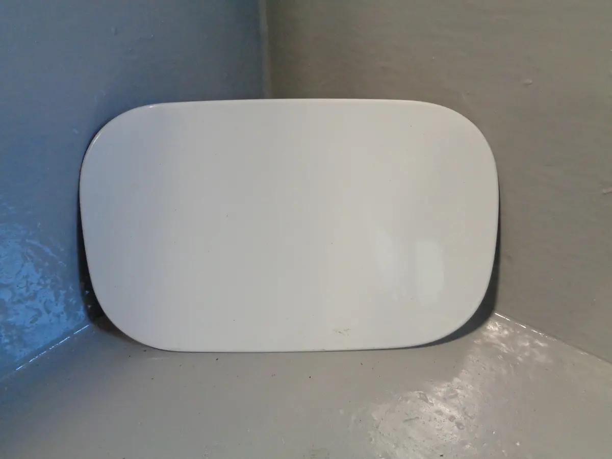 Discovery 4 Fuel Flap Fuji White Lrc 867 Land Rover 2009 To 2014 1