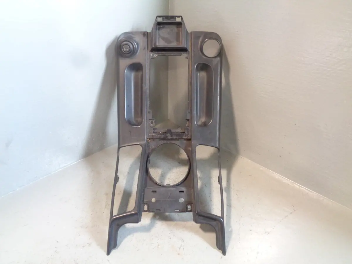 Range Rover L322 Centre Console Trim 12V Socket 2002 To 2006 R14054 1