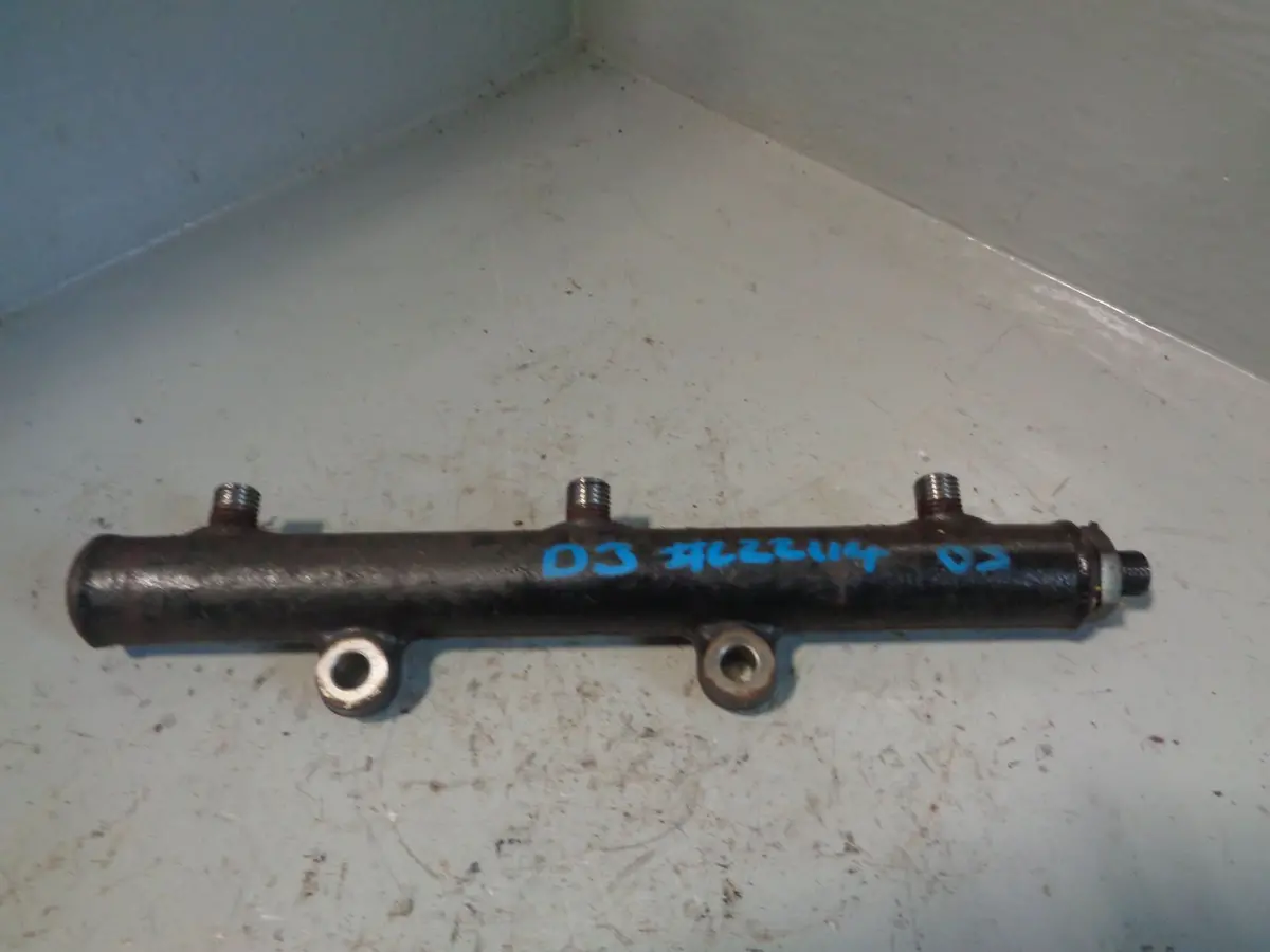 Fuel Rail 2.7 Tdv6 4R8q-9D280-Bb Range Rover Sport Discovery 3 Land Rover 1