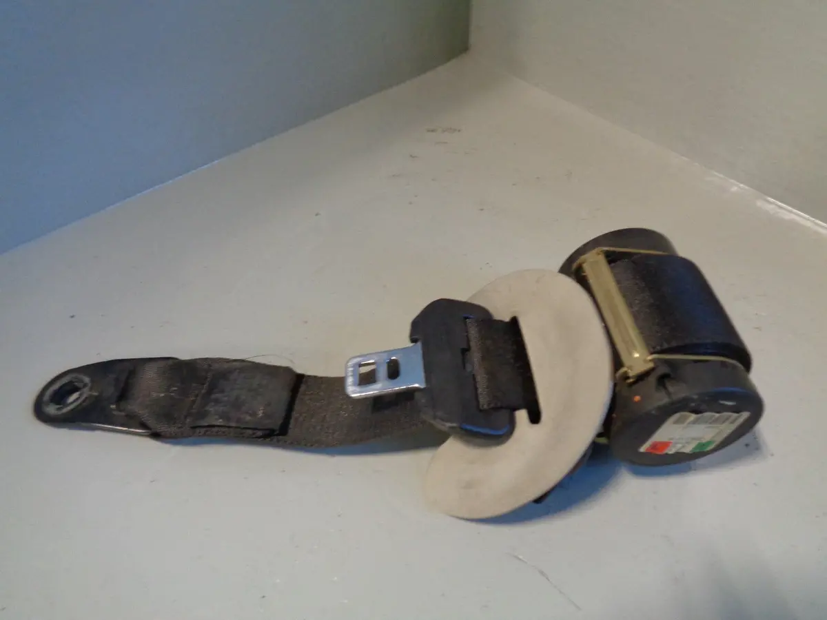 Freelander 1 Seat Belt Off Side Rear In Black Grey Plate 5 Door Land Rover 1