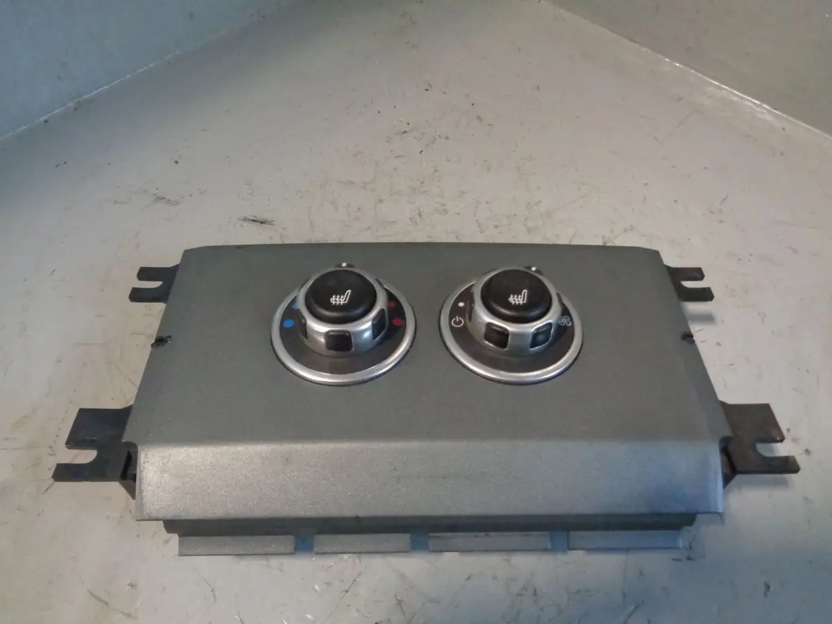 Range Rover L322 Rear Centre Console Heater Control Switch Jfc500650 1