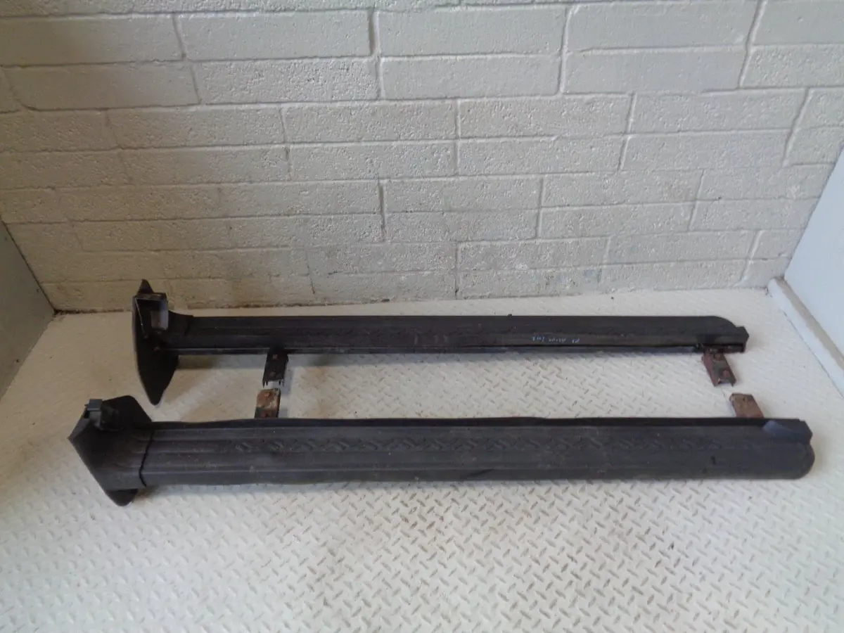 Discovery 2 Side Steps Pair Of Black Land Rover L318 1998 To 2004 R26014 1
