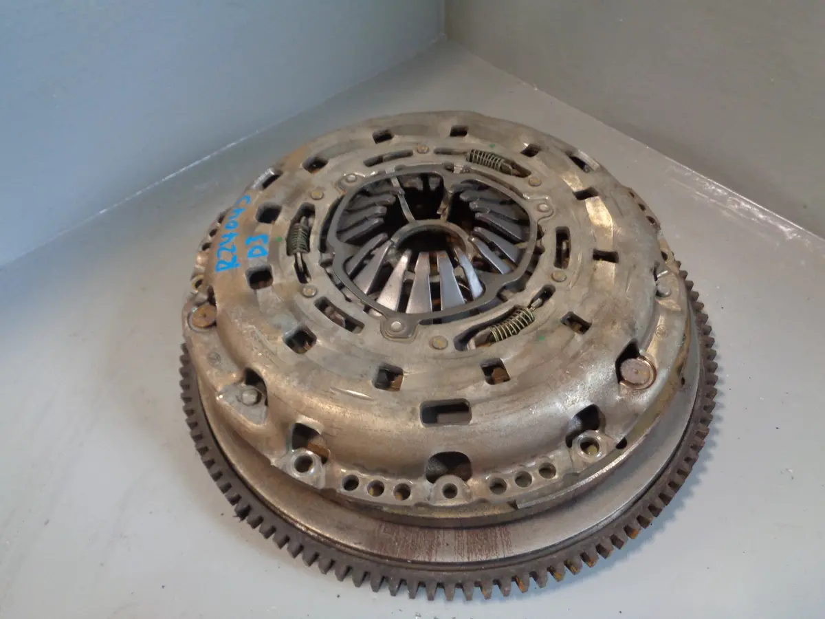 Discovery 3 Dual Mass Flywheel  2.7 Tdv6 Land Rover 2004 To 2009 R24045 1
