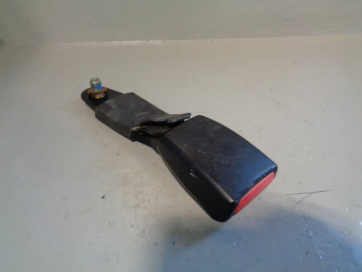 Freelander 1 Seat Belt Buckle Off Side Rear Land Rover 1998 To 2006 1