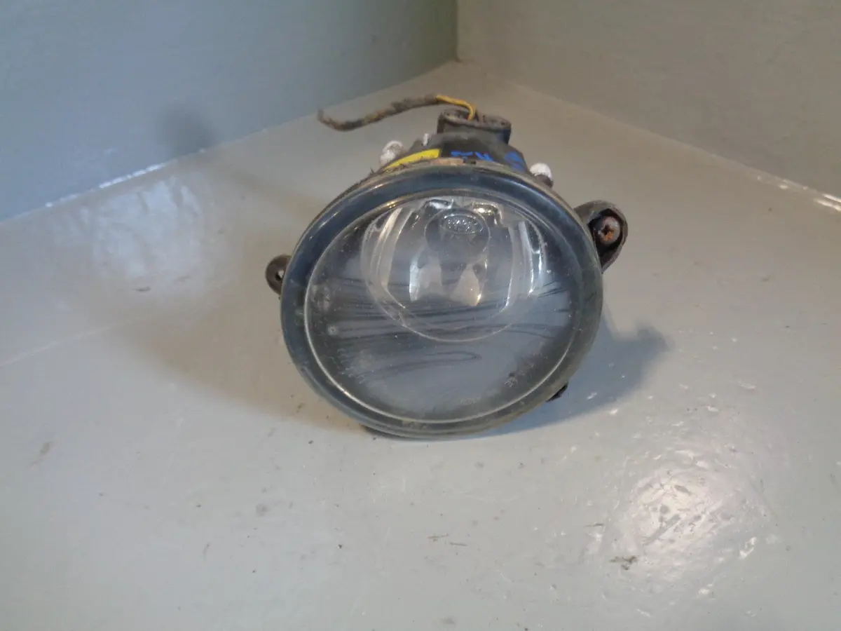Range Rover L322 Fog Light Off Side Front Xbj000080 Land Rover 2006 To 2009 1