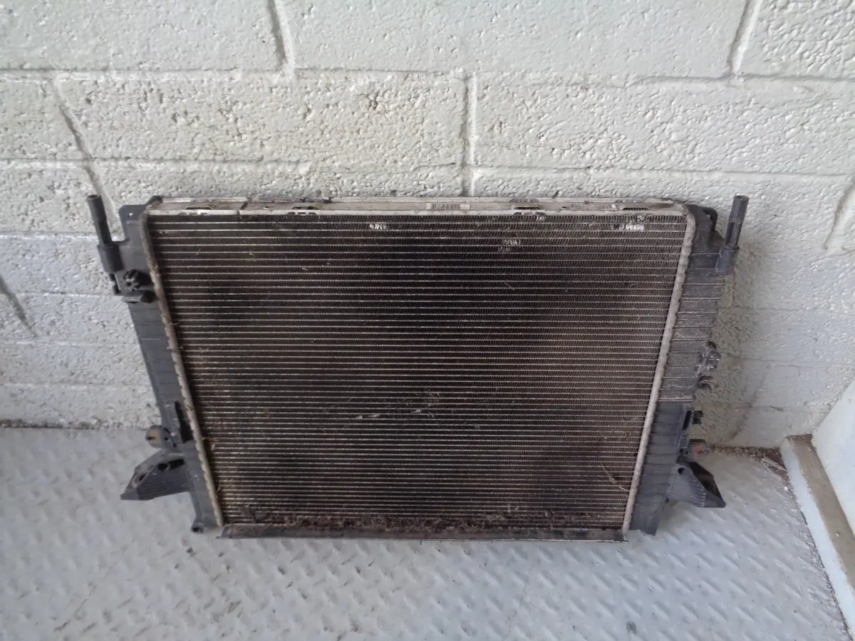 Discovery 3 Radiator Engine Cooling Manual Tdv6 Land Rover Pcc500311 1
